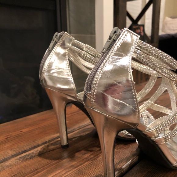 Heels - Picture 3 of 4